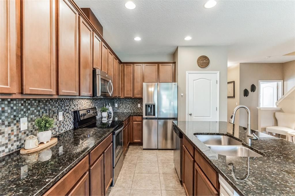 Active With Contract: $339,000 (3 beds, 2 baths, 1642 Square Feet)