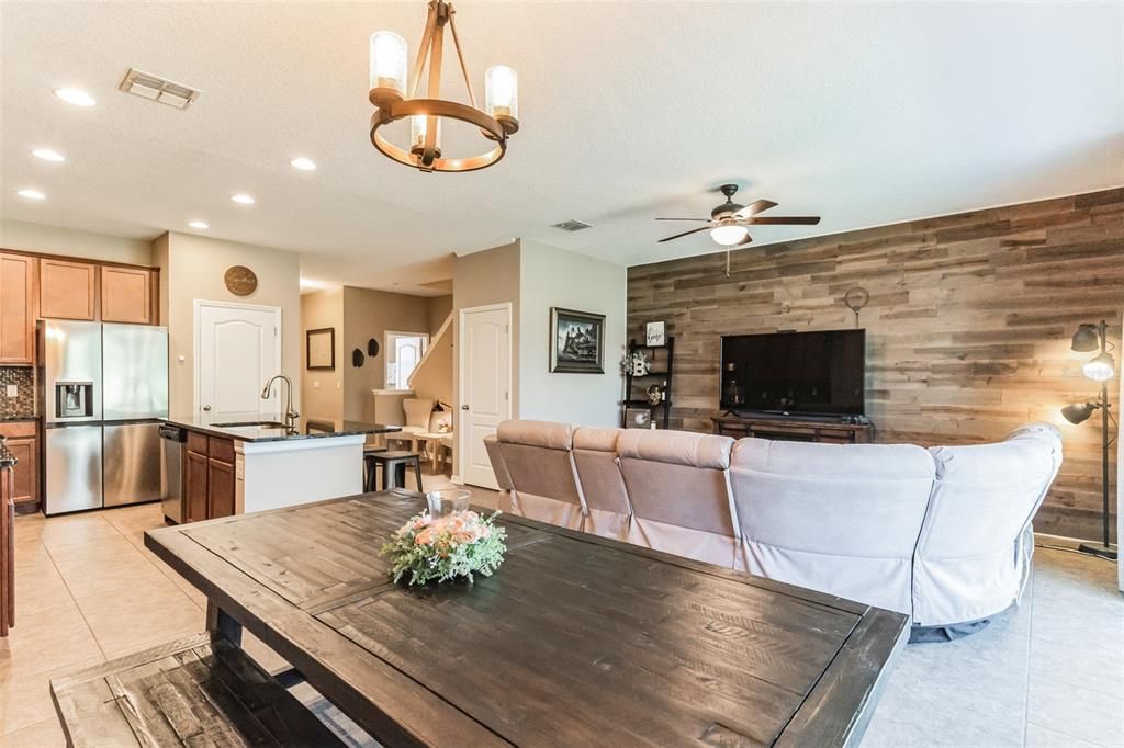 Active With Contract: $339,000 (3 beds, 2 baths, 1642 Square Feet)