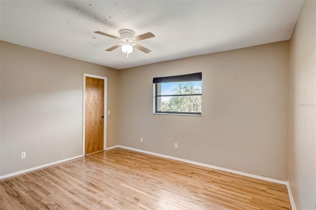 For Sale: $369,900 (3 beds, 2 baths, 1922 Square Feet)