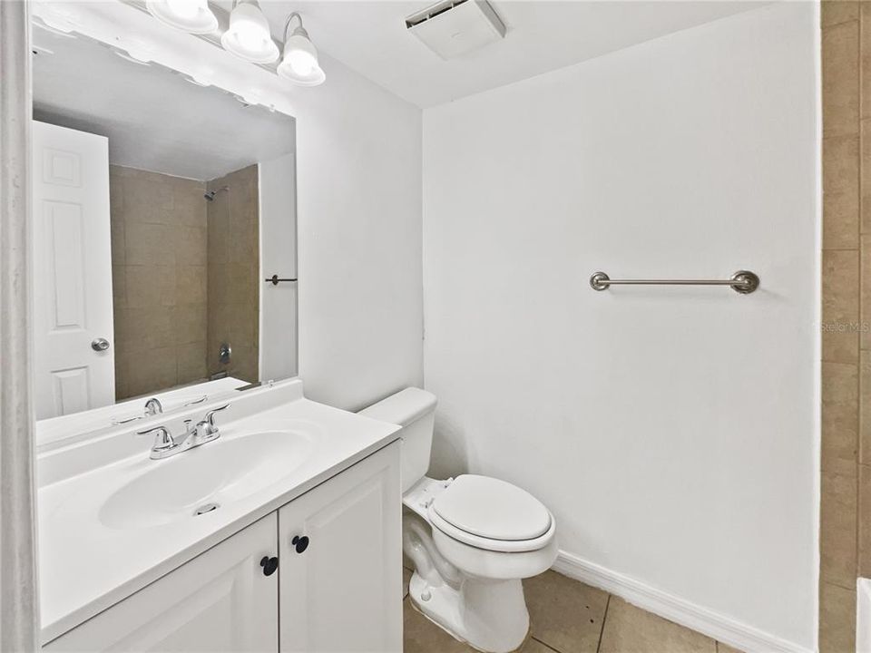 For Sale: $210,000 (2 beds, 2 baths, 1010 Square Feet)
