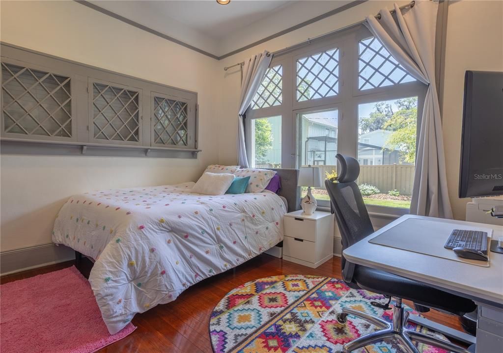 Recently Sold: $575,000 (3 beds, 2 baths, 1908 Square Feet)