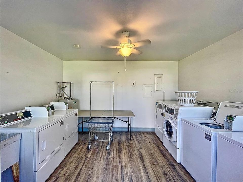 For Sale: $182,500 (1 beds, 1 baths, 640 Square Feet)