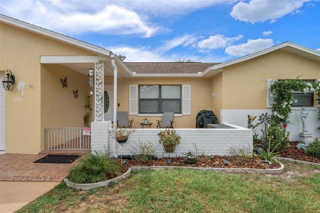 For Sale: $289,900 (2 beds, 2 baths, 1281 Square Feet)