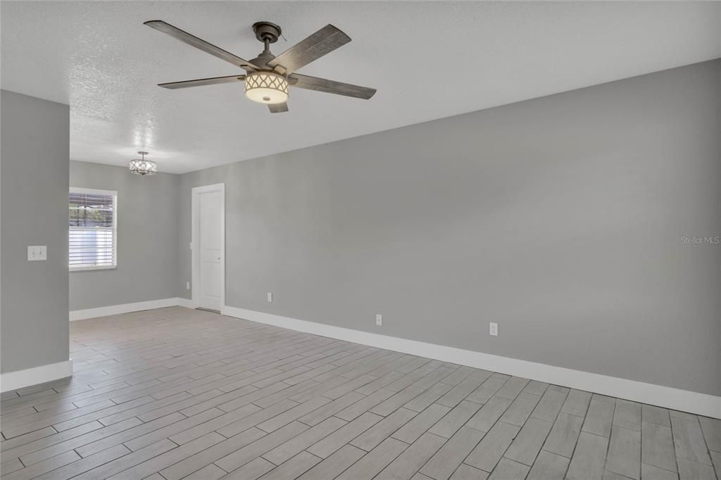 For Rent: $2,095 (3 beds, 2 baths, 1062 Square Feet)