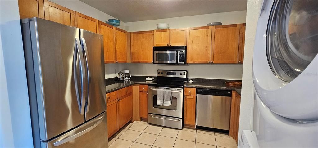 For Rent: $2,400 (2 beds, 2 baths, 1018 Square Feet)