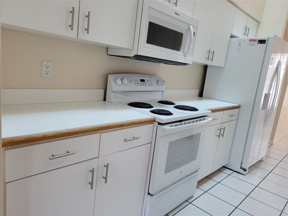 For Rent: $2,600 (3 beds, 2 baths, 2189 Square Feet)