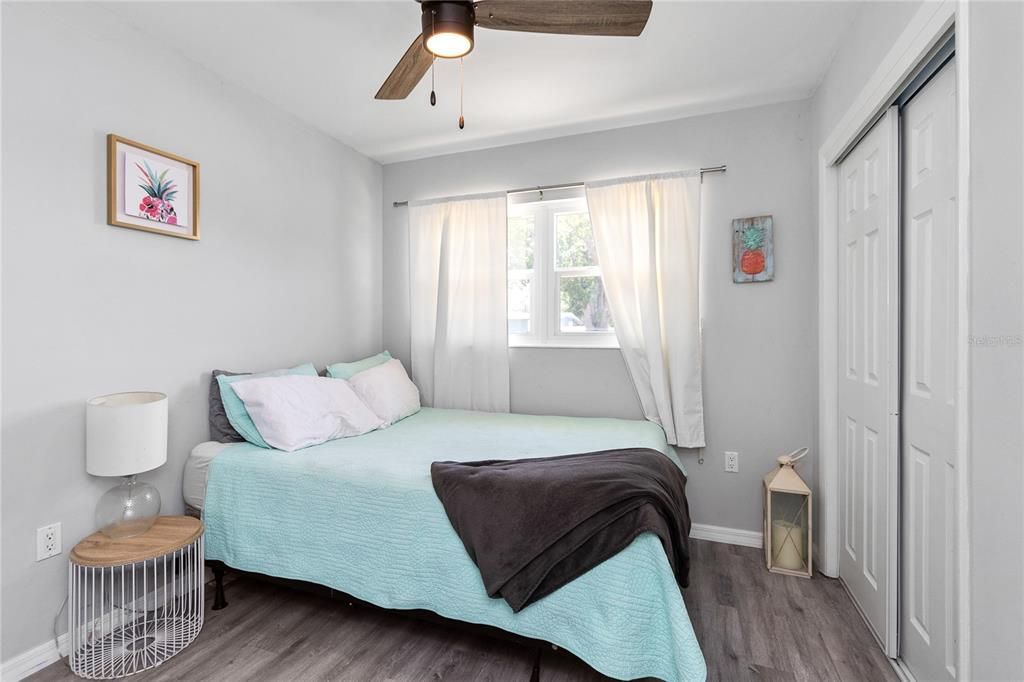 Active With Contract: $389,900 (3 beds, 2 baths, 1393 Square Feet)