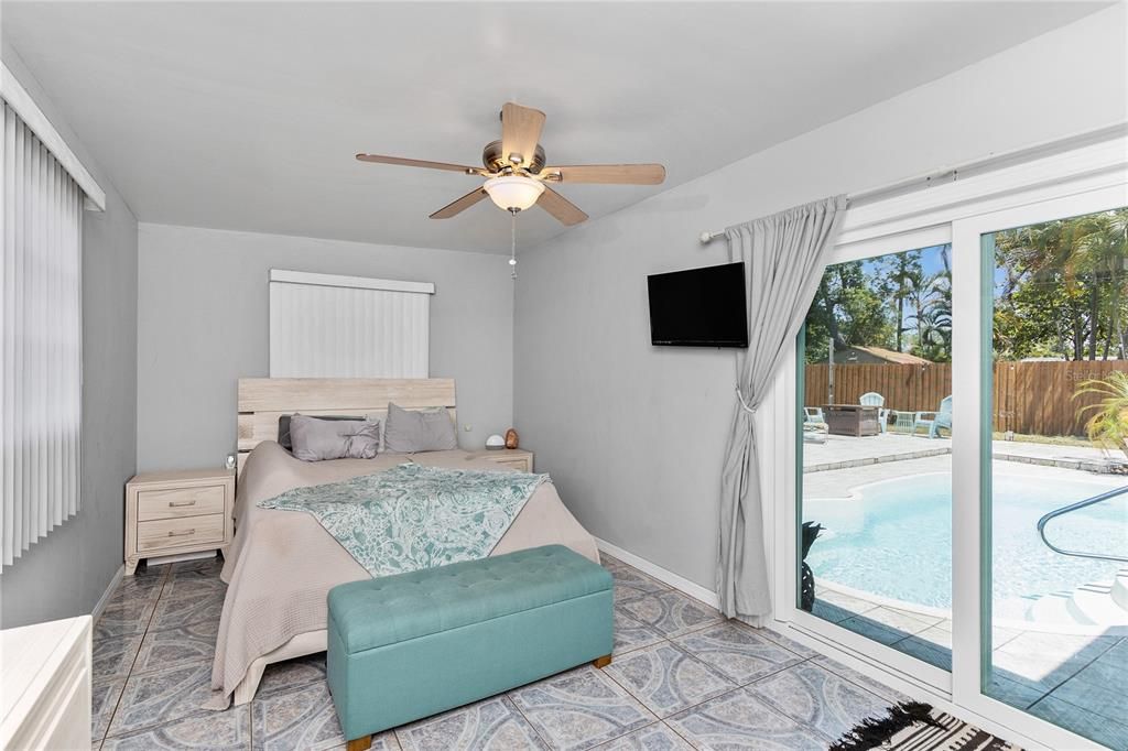 Active With Contract: $389,900 (3 beds, 2 baths, 1393 Square Feet)