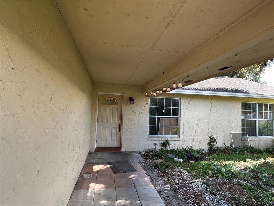 Active With Contract: $205,900 (3 beds, 2 baths, 1314 Square Feet)
