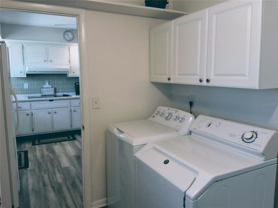 For Sale: $330,000 (2 beds, 2 baths, 1687 Square Feet)
