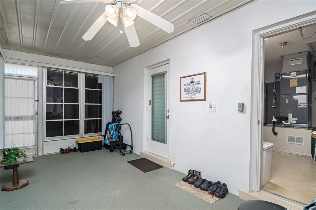 For Sale: $330,000 (2 beds, 2 baths, 1687 Square Feet)