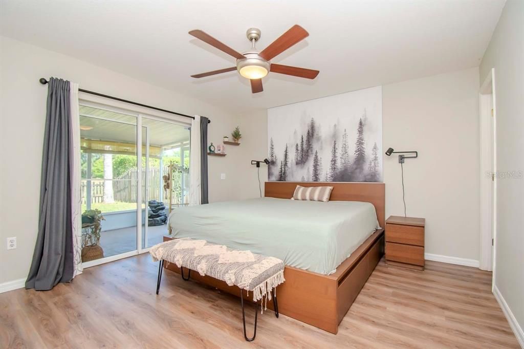 For Sale: $343,500 (3 beds, 2 baths, 1158 Square Feet)