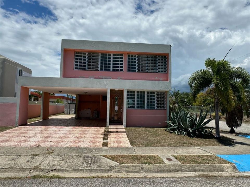 Vendido Recientemente: $226,000 (4 camas, 2 baños, 1750 Pies cuadrados)