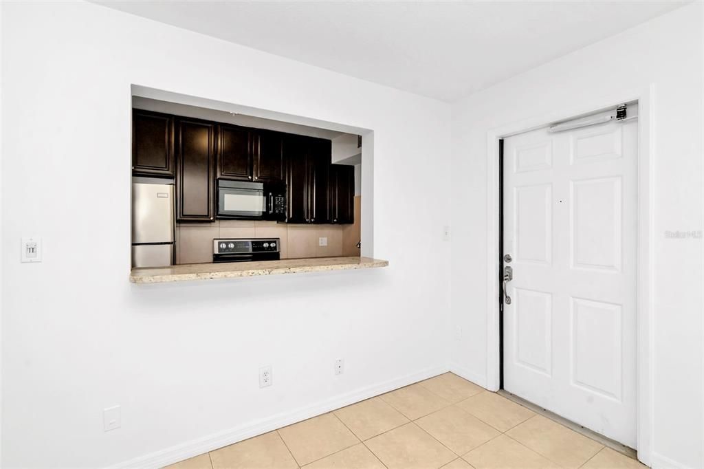 For Rent: $1,395 (1 beds, 1 baths, 525 Square Feet)