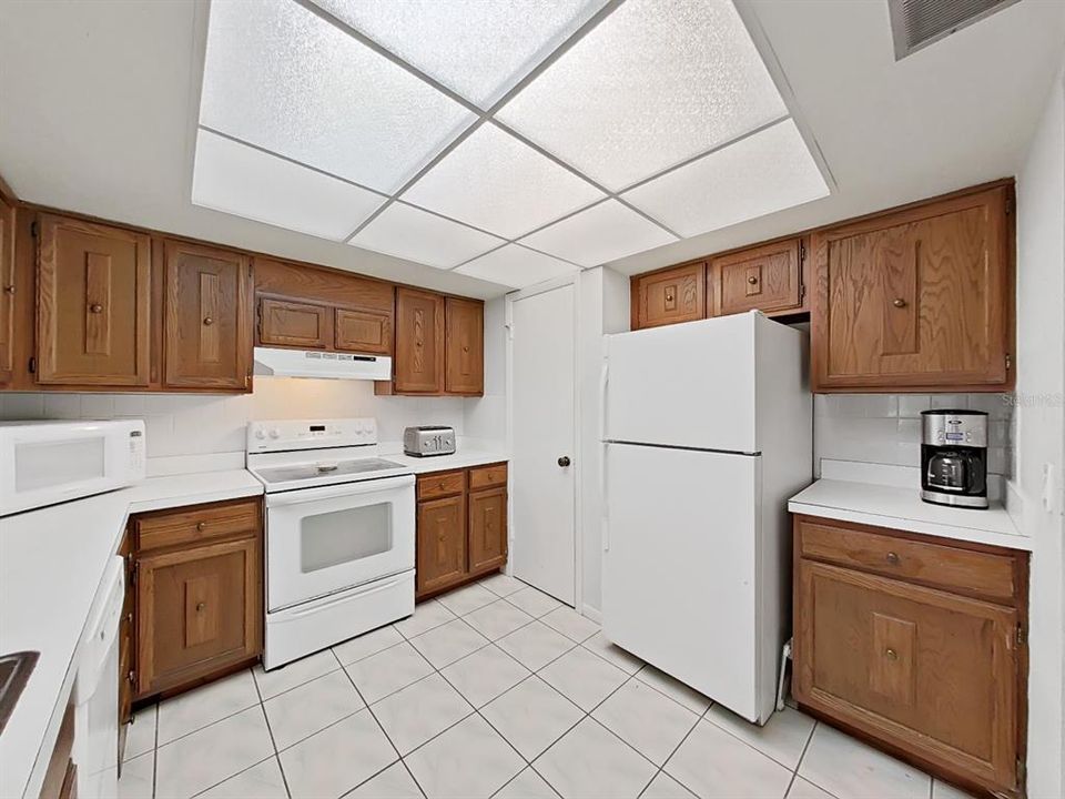 For Sale: $399,900 (2 beds, 2 baths, 1280 Square Feet)