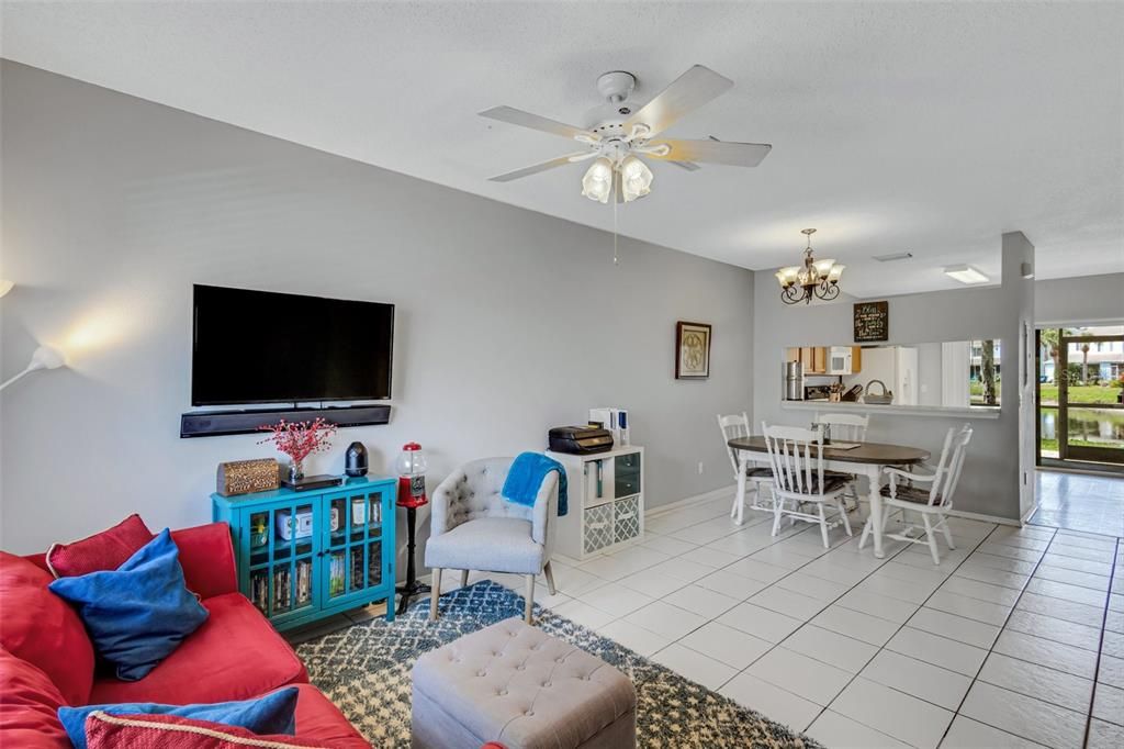 For Sale: $274,900 (2 beds, 2 baths, 1080 Square Feet)