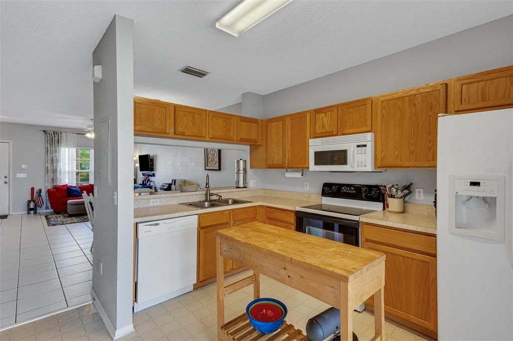 For Sale: $274,900 (2 beds, 2 baths, 1080 Square Feet)