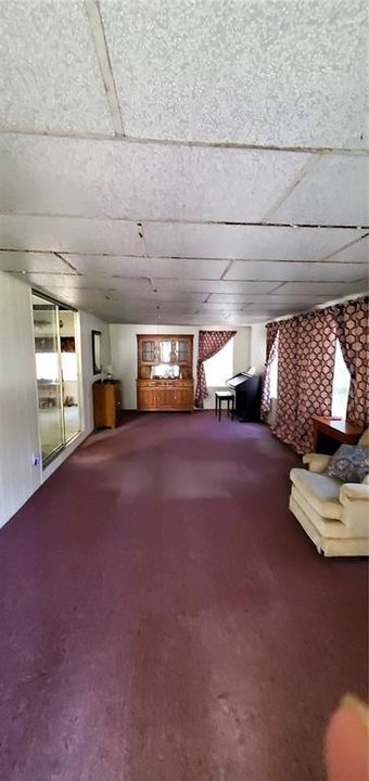 Active With Contract: $92,000 (3 beds, 2 baths, 1360 Square Feet)