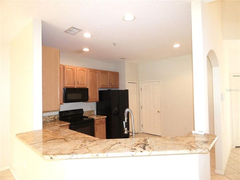 Recently Rented: $2,700 (2 beds, 2 baths, 1524 Square Feet)