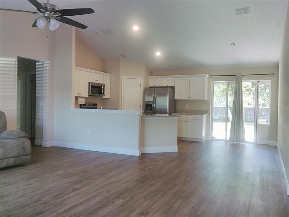 Active With Contract: $2,350 (3 beds, 2 baths, 1447 Square Feet)