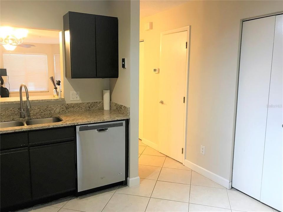 For Rent: $1,599 (2 beds, 1 baths, 1152 Square Feet)