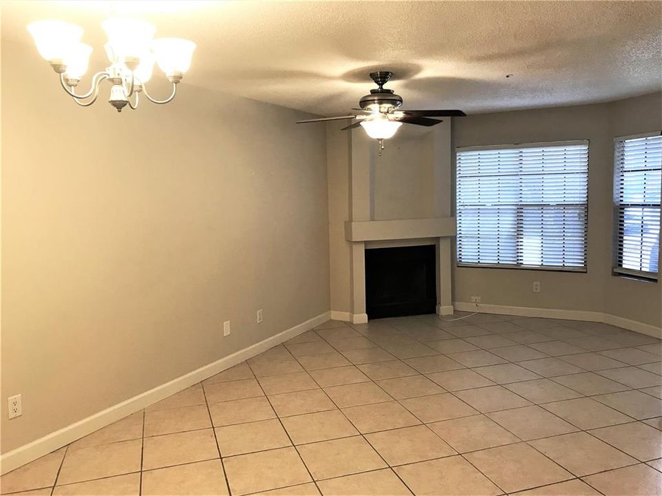 For Rent: $1,599 (2 beds, 1 baths, 1152 Square Feet)