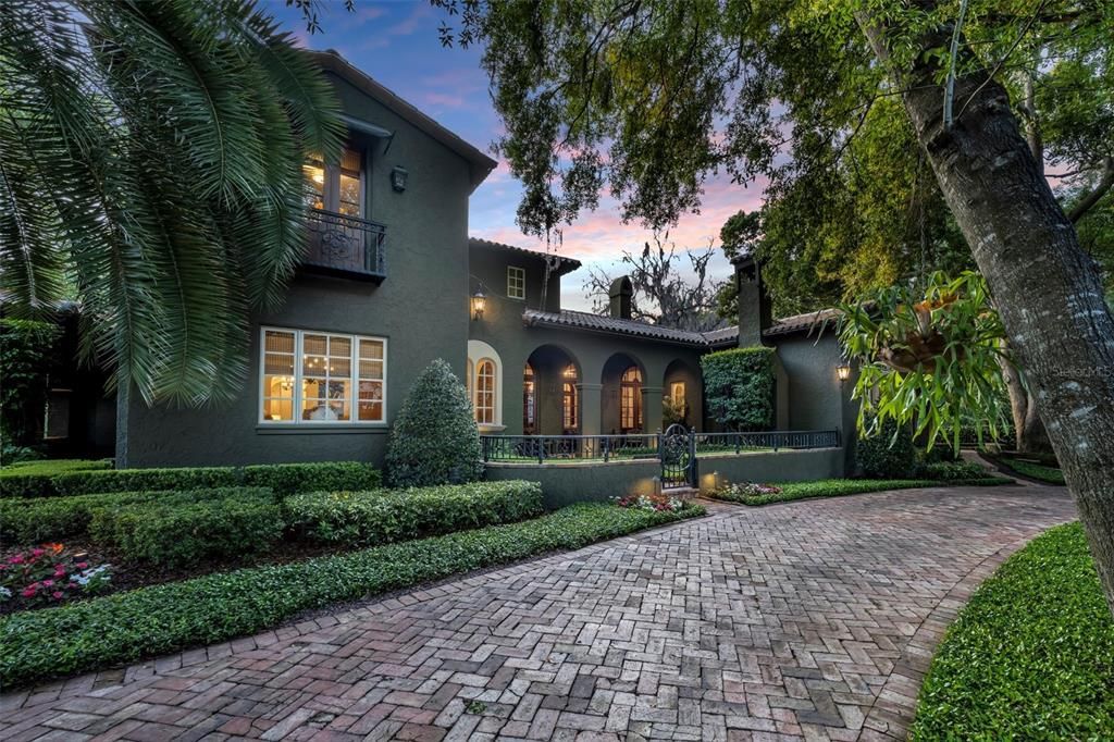 For Sale: $4,500,000 (5 beds, 4 baths, 5320 Square Feet)