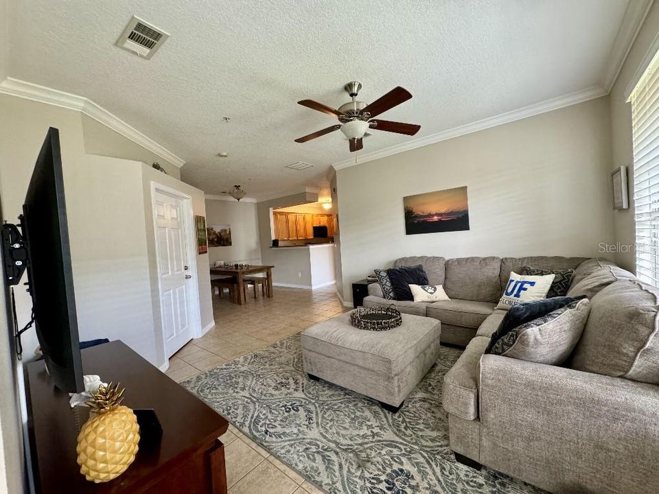 Active With Contract: $379,000 (3 beds, 3 baths, 1296 Square Feet)