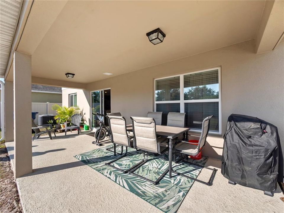 For Sale: $480,000 (4 beds, 2 baths, 2566 Square Feet)