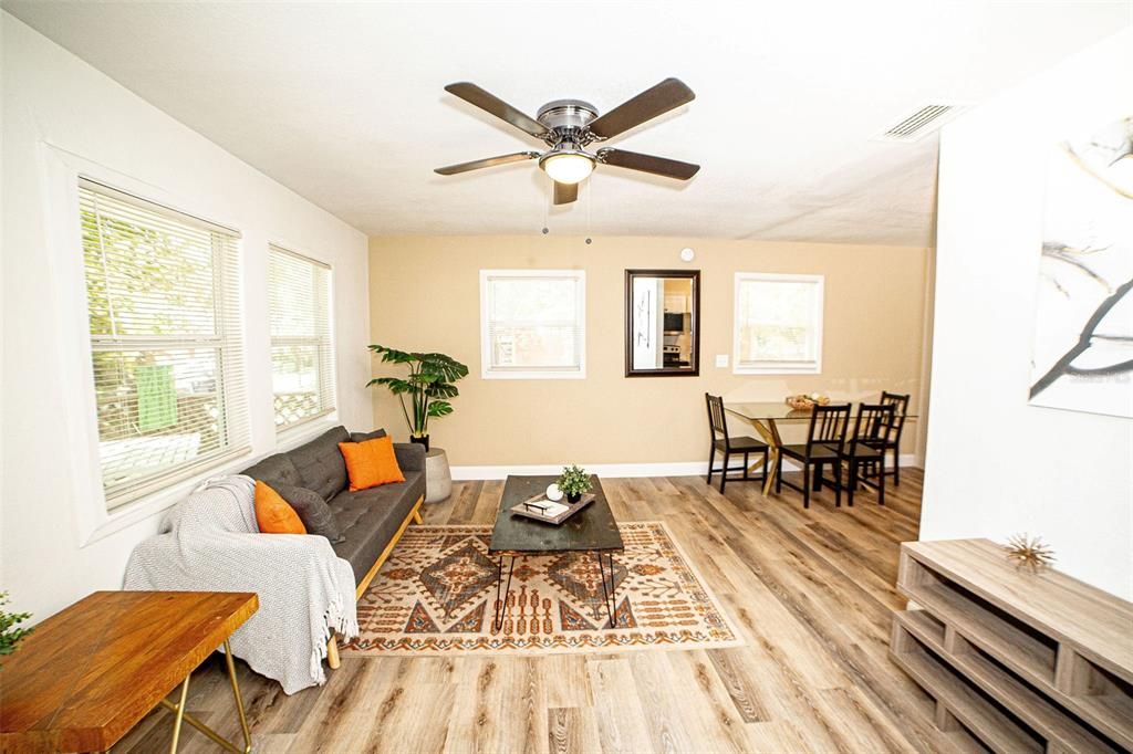 Active With Contract: $219,900 (3 beds, 1 baths, 752 Square Feet)
