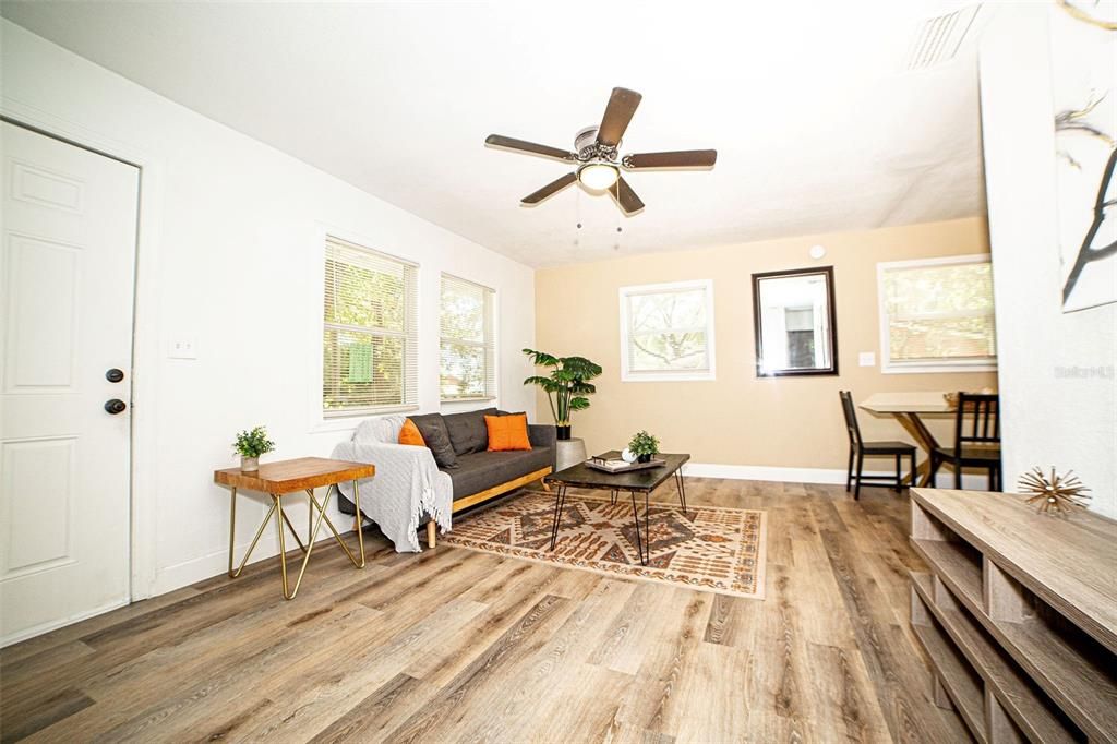 Active With Contract: $219,900 (3 beds, 1 baths, 752 Square Feet)