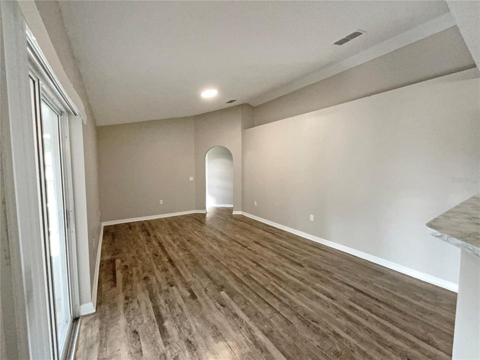 For Sale: $350,000 (4 beds, 2 baths, 1683 Square Feet)