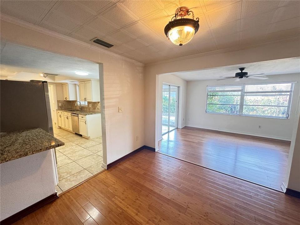 For Rent: $2,749 (2 beds, 2 baths, 1382 Square Feet)