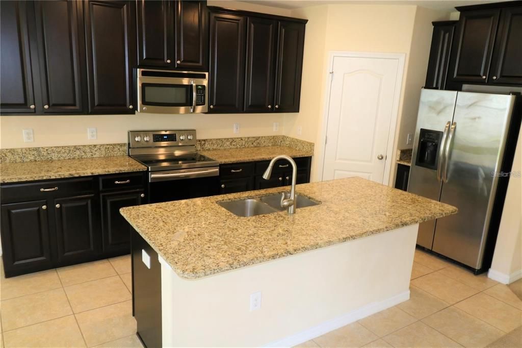 Active With Contract: $2,600 (4 beds, 2 baths, 2109 Square Feet)