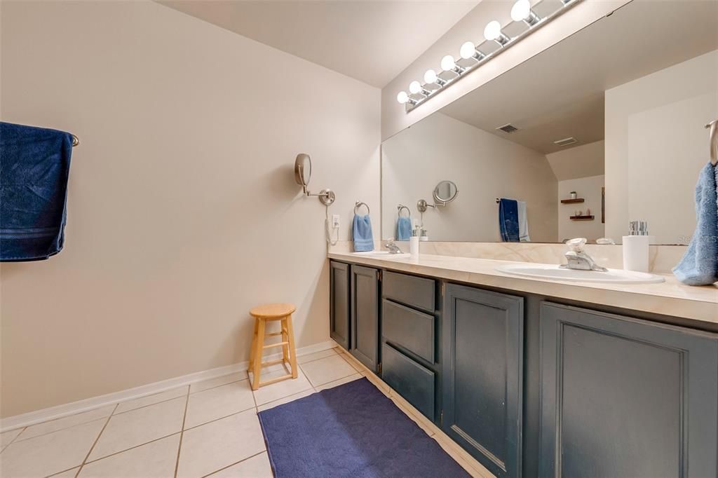 For Sale: $434,000 (4 beds, 2 baths, 1735 Square Feet)