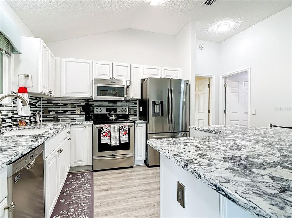 For Sale: $379,900 (3 beds, 2 baths, 1527 Square Feet)