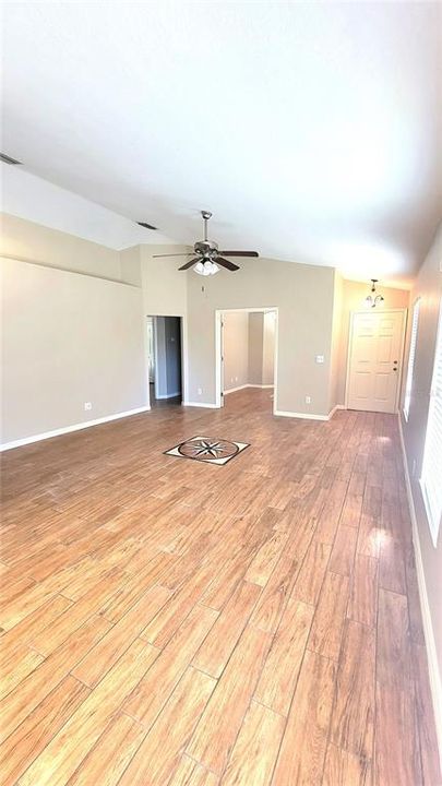 For Rent: $3,000 (3 beds, 2 baths, 1410 Square Feet)