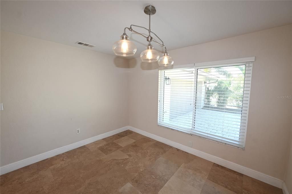 Active With Contract: $3,800 (3 beds, 2 baths, 1662 Square Feet)