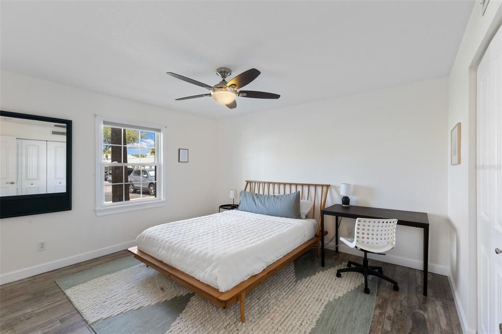 For Sale: $480,000 (2 beds, 1 baths, 912 Square Feet)