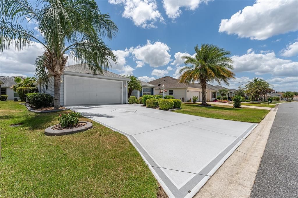 Active With Contract: $399,500 (3 beds, 2 baths, 1392 Square Feet)