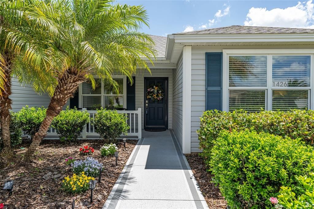 Active With Contract: $399,500 (3 beds, 2 baths, 1392 Square Feet)