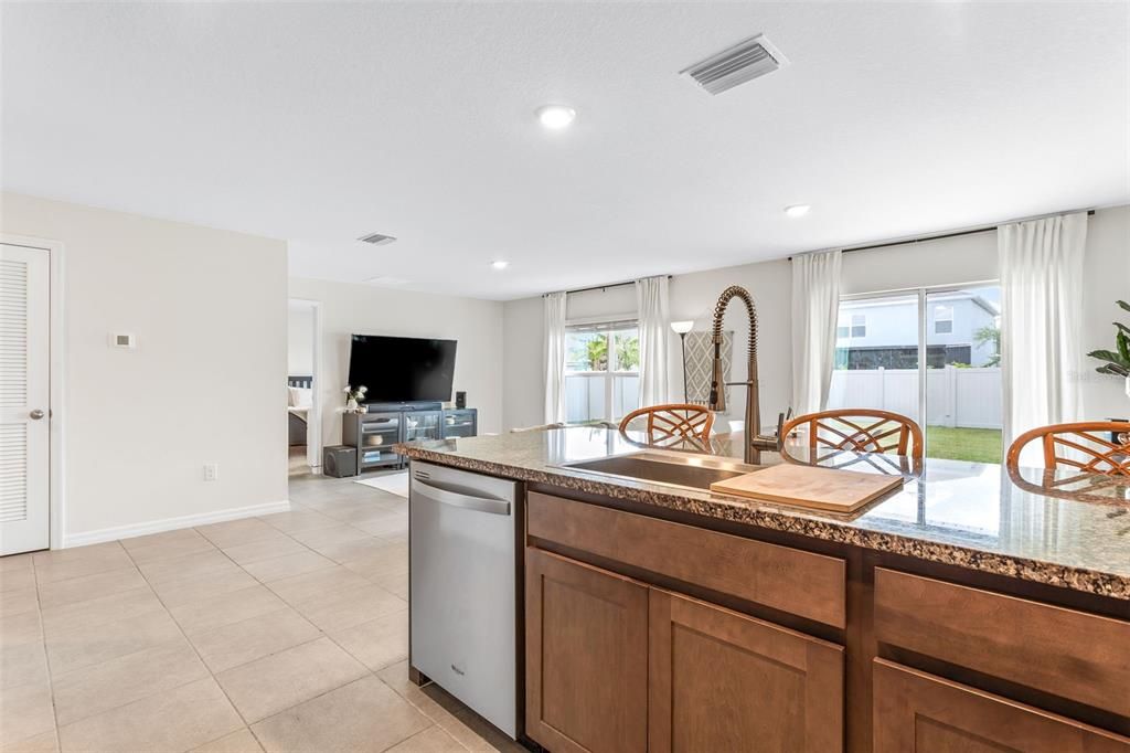 Active With Contract: $425,500 (4 beds, 2 baths, 1485 Square Feet)