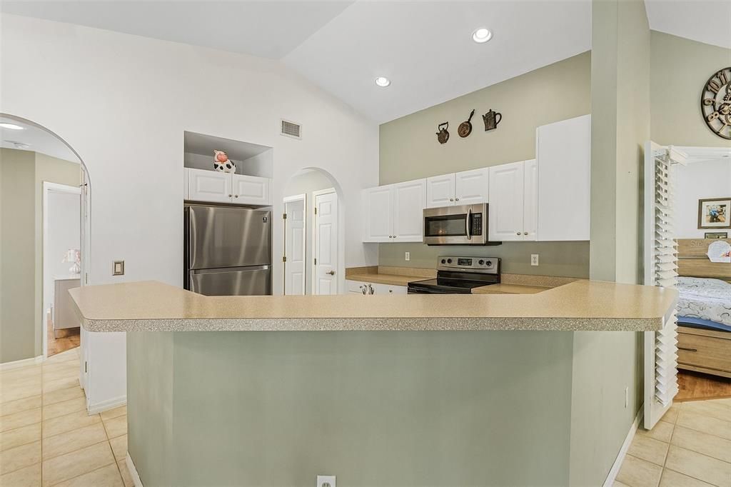 Active With Contract: $2,750 (3 beds, 2 baths, 1631 Square Feet)