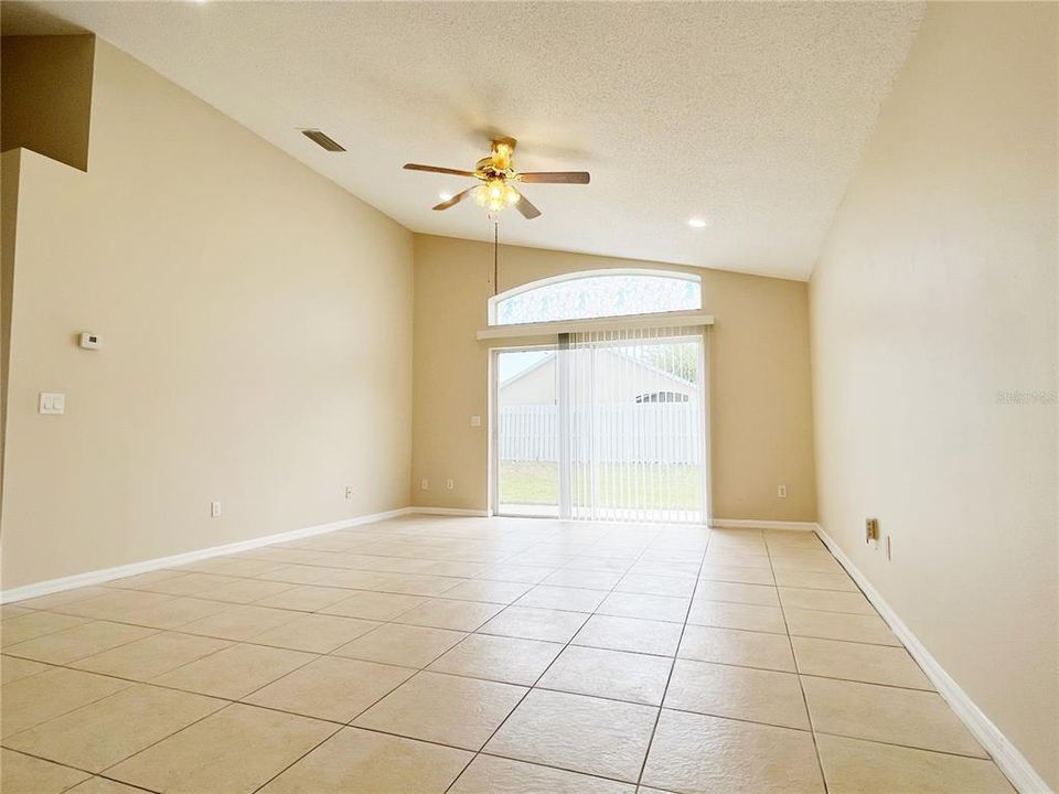 For Rent: $2,800 (4 beds, 2 baths, 2107 Square Feet)