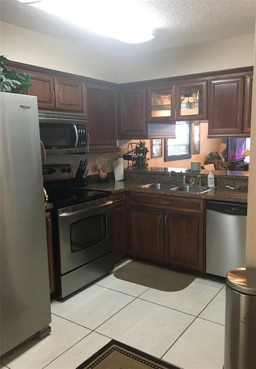 For Sale: $199,000 (2 beds, 2 baths, 1055 Square Feet)