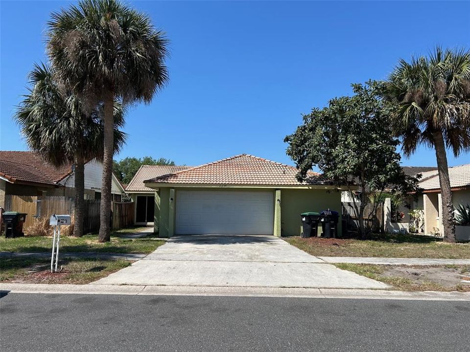 Active With Contract: $289,900 (3 beds, 2 baths, 1520 Square Feet)