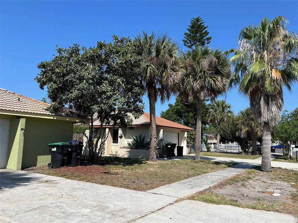 Active With Contract: $289,900 (3 beds, 2 baths, 1520 Square Feet)