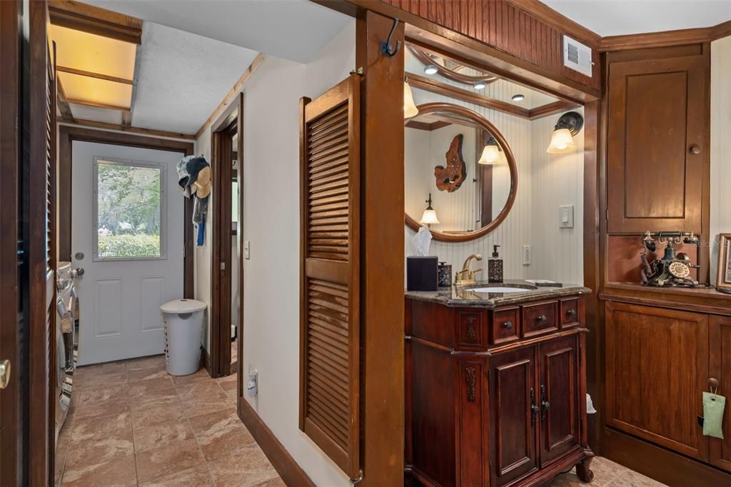 待售: $599,000 (2 贝兹, 2 浴室, 1940 平方英尺)