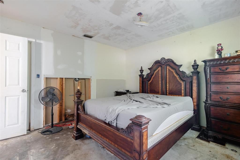 En Venta: $225,000 (3 camas, 2 baños, 900 Pies cuadrados)