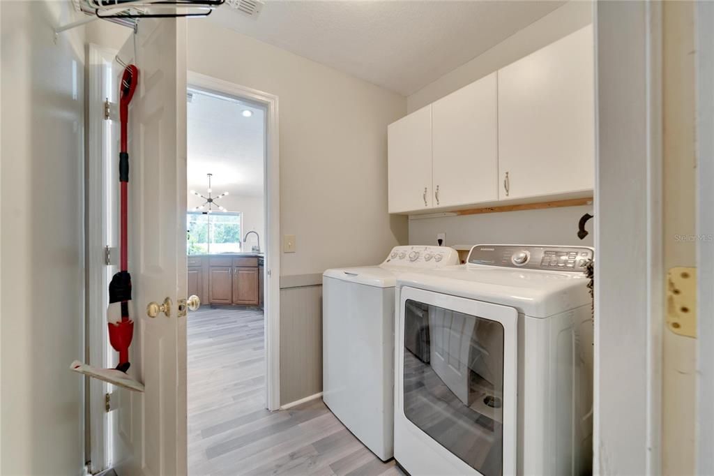 Active With Contract: $500,000 (5 beds, 3 baths, 2160 Square Feet)